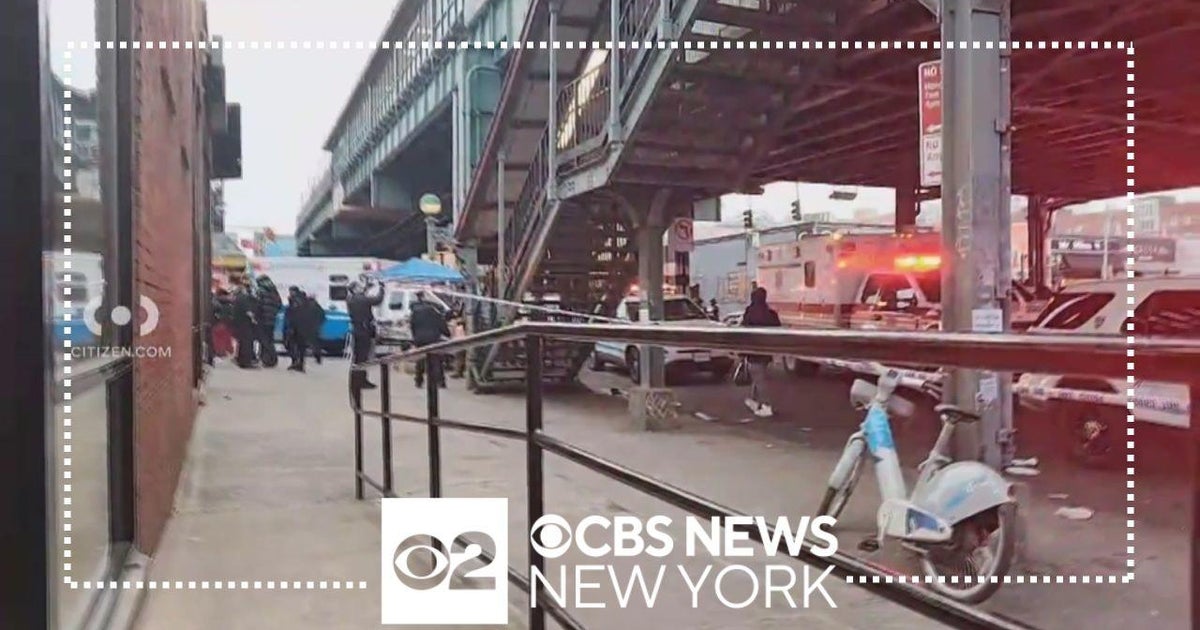 Police looking for 2 people after deadly shooting at Bronx subway ...