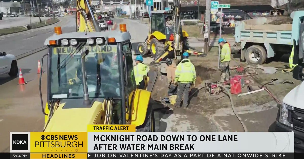Water main break makes mess on McKnight Road - CBS Pittsburgh