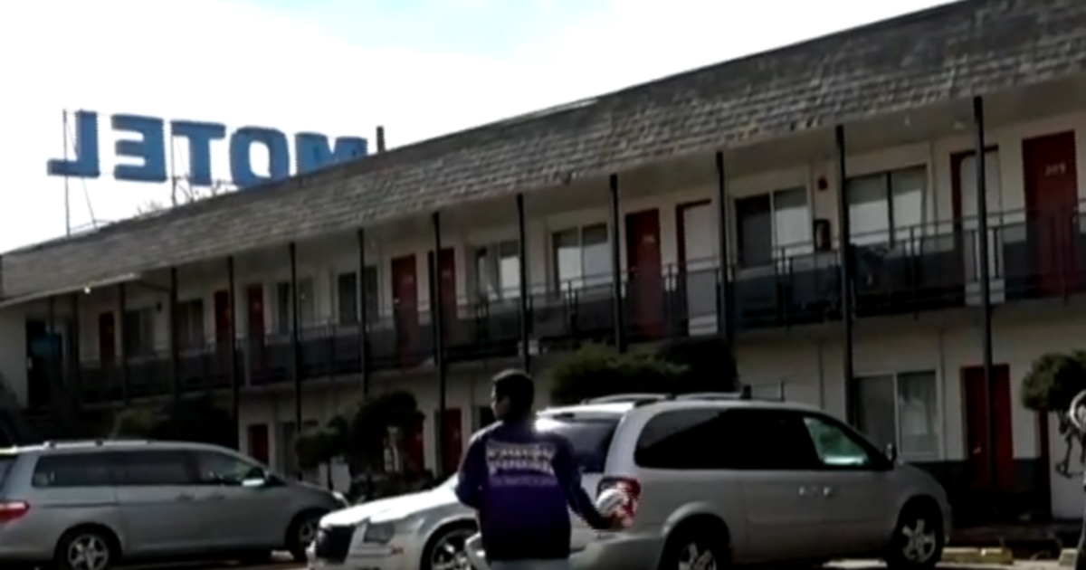 Denver motel owner housing and feeding migrants for free as long as she can
