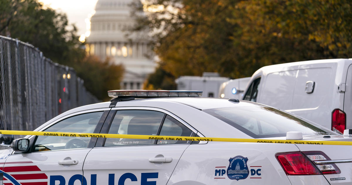AP Трима полицаи бяха простреляни във Вашингтон а четвърти