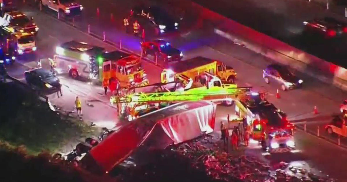 Coca-Cola semi truck rollover crash on I-95 near Miami Gardens Drive backs up traffic for miles – CBS News