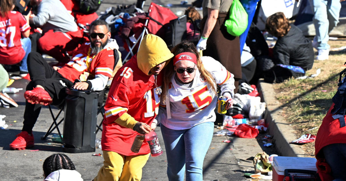 Kansas City Super Bowl parade shooting witnesses describe "traumatizing" scene - cover