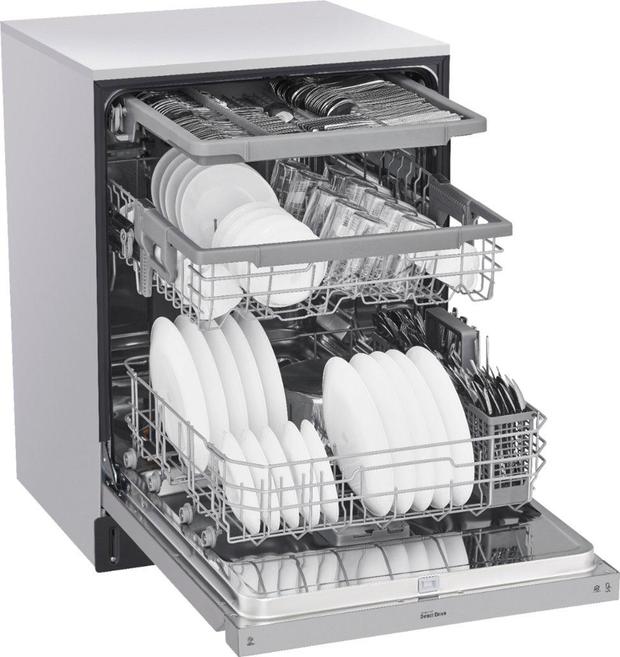 LG 24-Inch Front Control Smart Dishwasher 