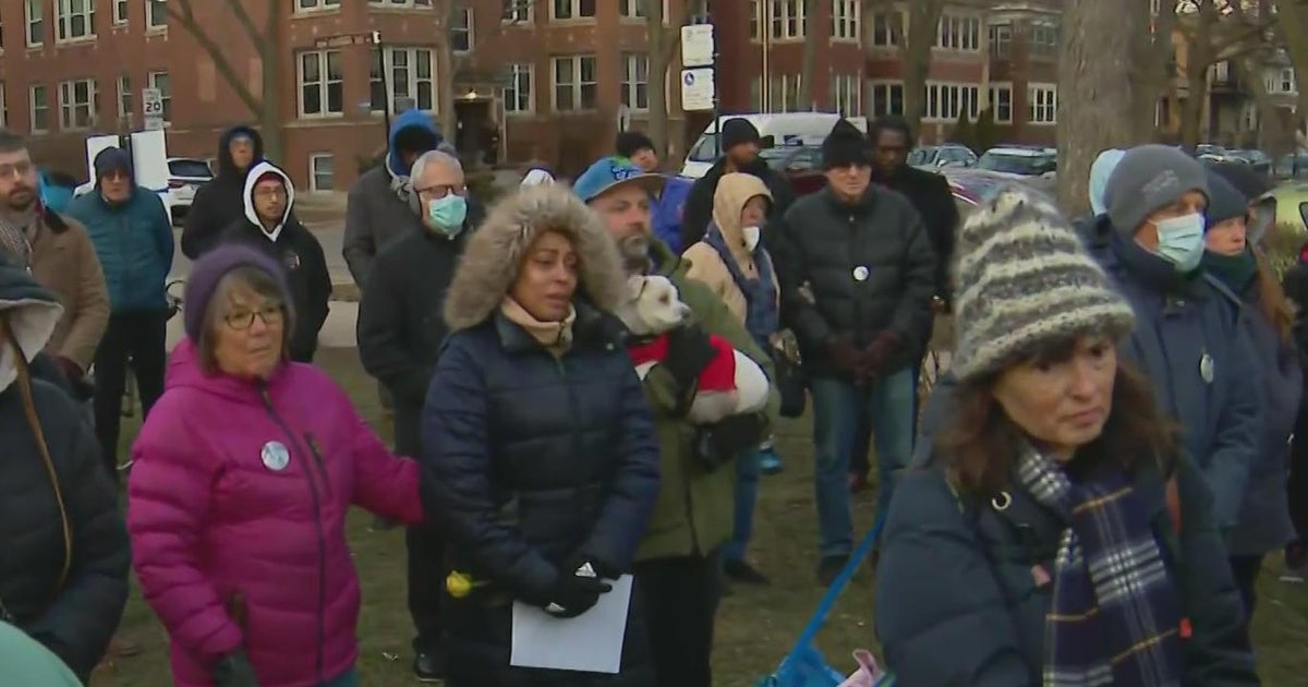 Vigil held for student shot dead close to North Side Chicago high ...