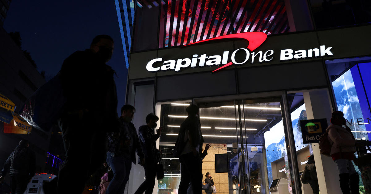 Capital One казва, че купува Discover за 35 милиарда долара, създавайки гигант за кредитни карти и плащания
