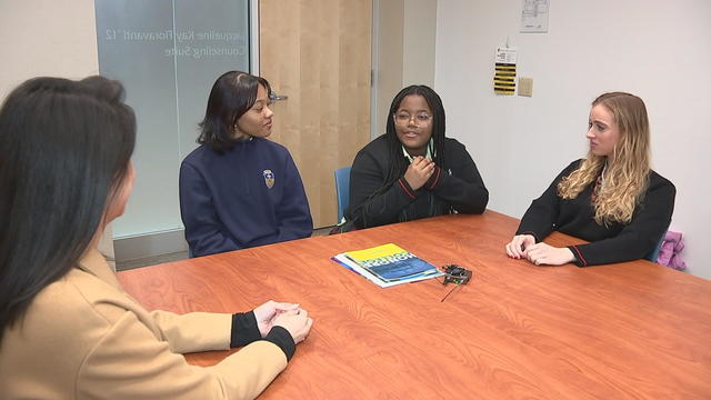 Some students, families concerned over bumpy rollout for new FAFSA application 
