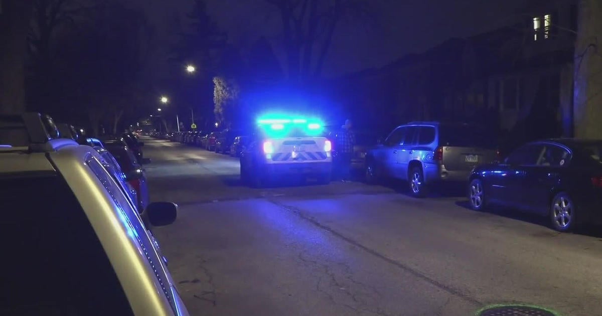 Woman Carjacked By Armed Group On Northwest Side Cbs Chicago