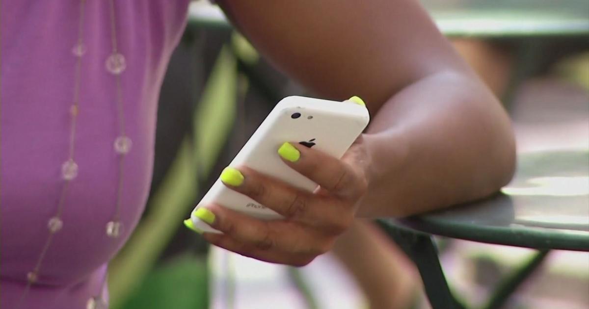 Phone outages impacting cell carriers across the U.S. including AT&T