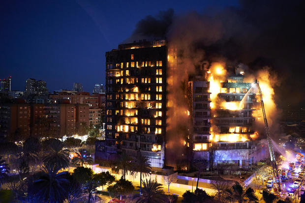 Blaze Ravages Valencia Apartment Complex In Spain 