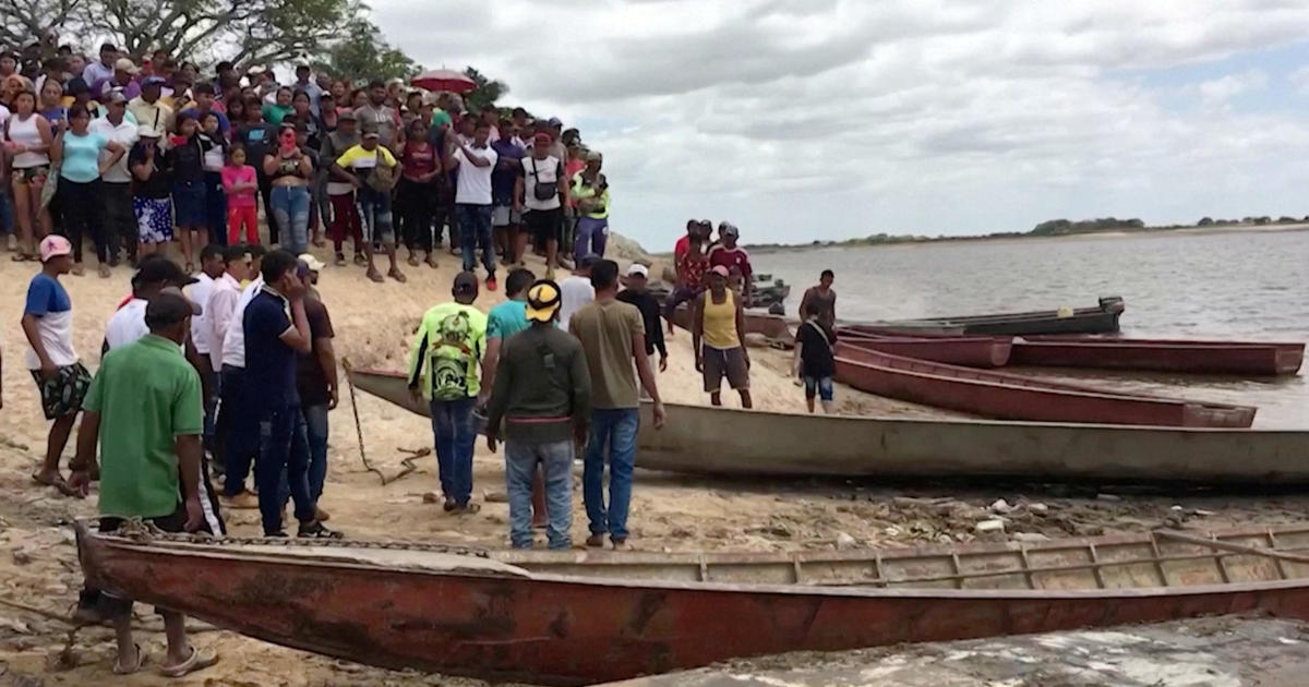 Collapse of illegal open pit gold mine in Venezuelan jungle leaves multiple people dead