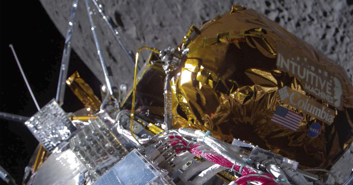 Лунният разузнавателен апарат на НАСА е забелязал обърнатия спускаем апарат