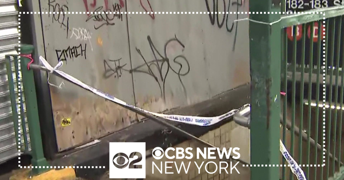 NYPD: Man stabbed to death on subway in the Bronx - CBS New York
