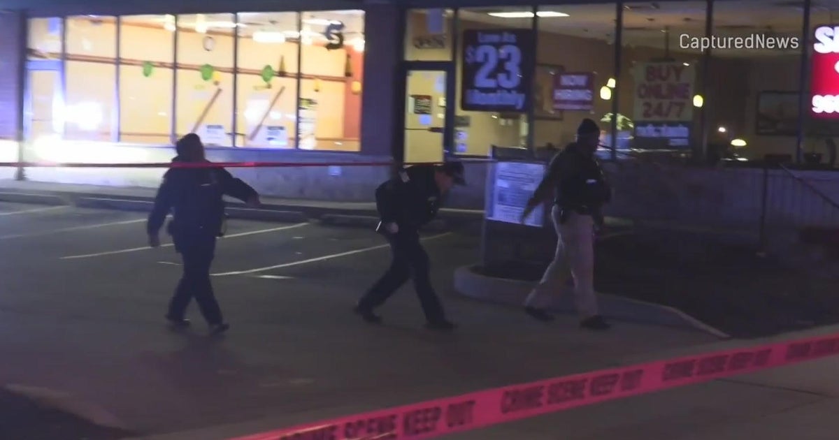 Man shot, killed inside South Side Chicago Subway restaurant - CBS Chicago