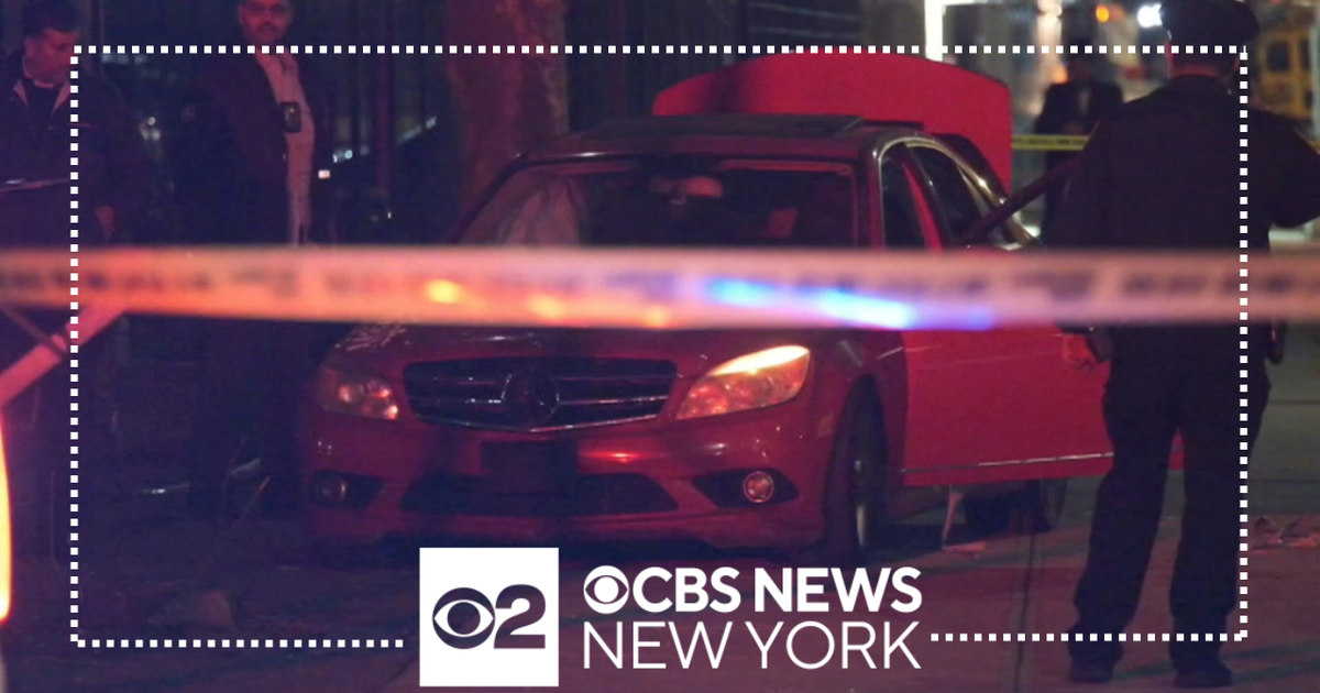 Driver wanted in deadly crash involving MTA bus - CBS New York