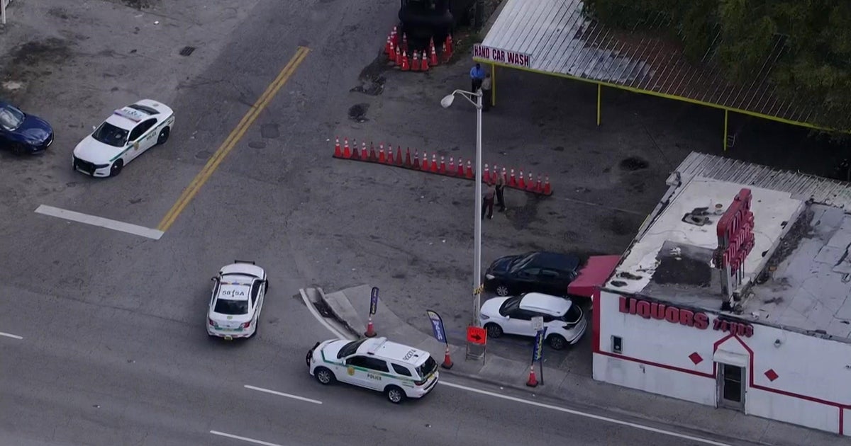 1 dead, 1 in custody following lethal capturing in NW Miami-Dade 1 dead, 1 in custody following lethal capturing in NW Miami-Dade