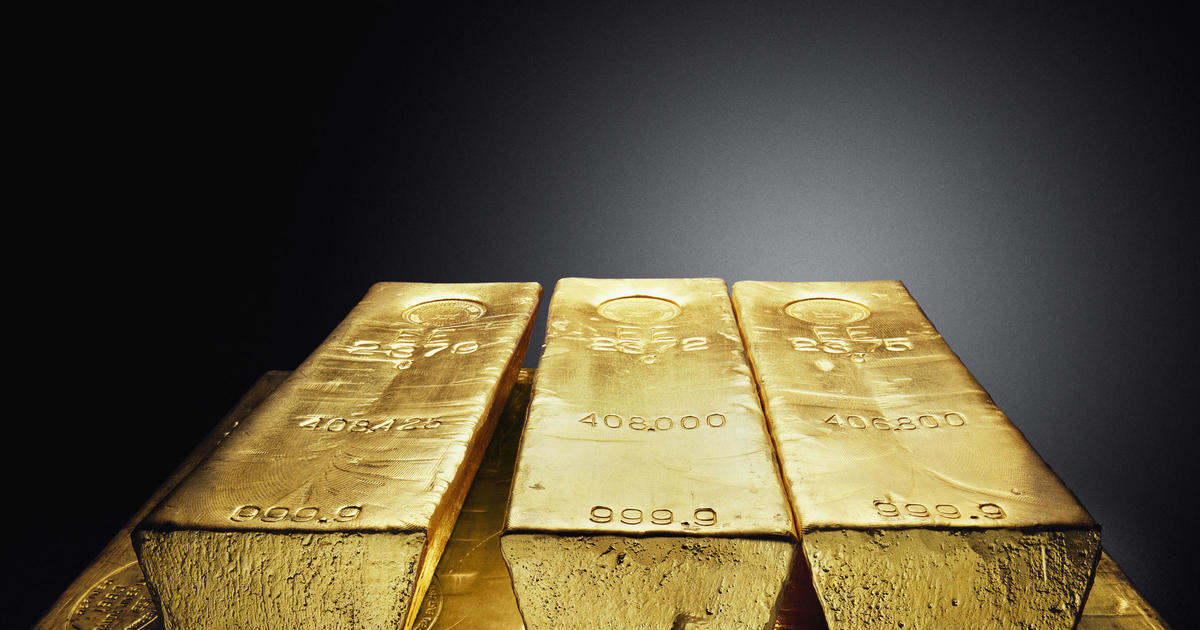 Трябва ли да използвате данъчната си декларация, за да инвестирате в злато?