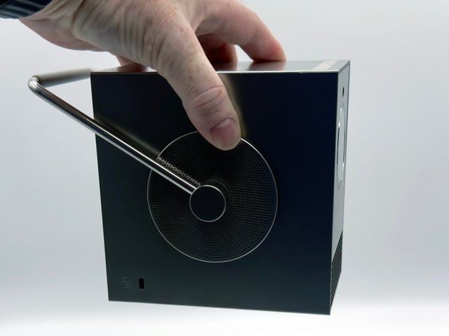 LG Cine Beam Cube portable projector review 