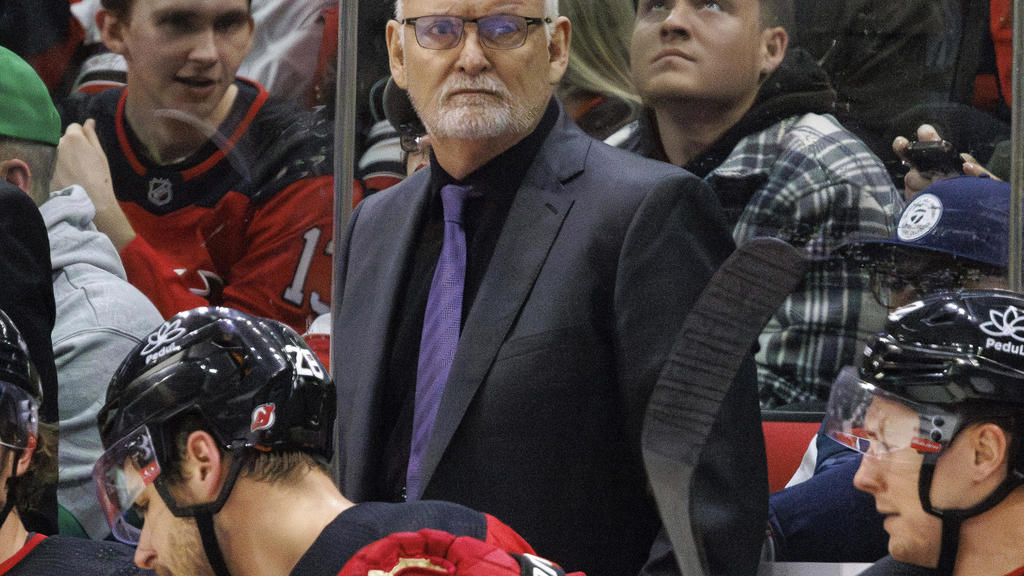 New Jersey Devils fire head coach Lindy Ruff, name Travis Green
interim replacement
