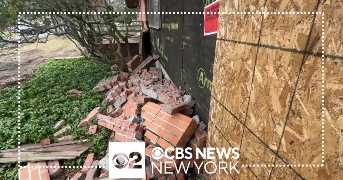 Explosion hits NY house as rental family moves in - CBS New York
