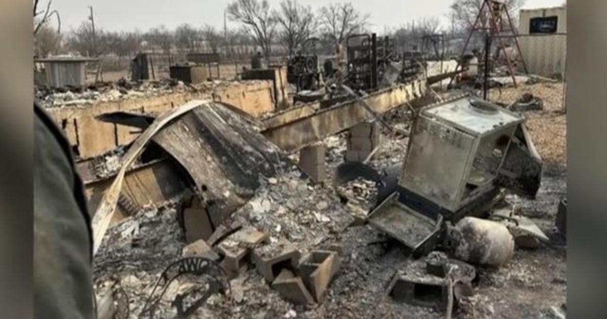 Family flees Texas home as wildfire engulfs neighborhood, relative says