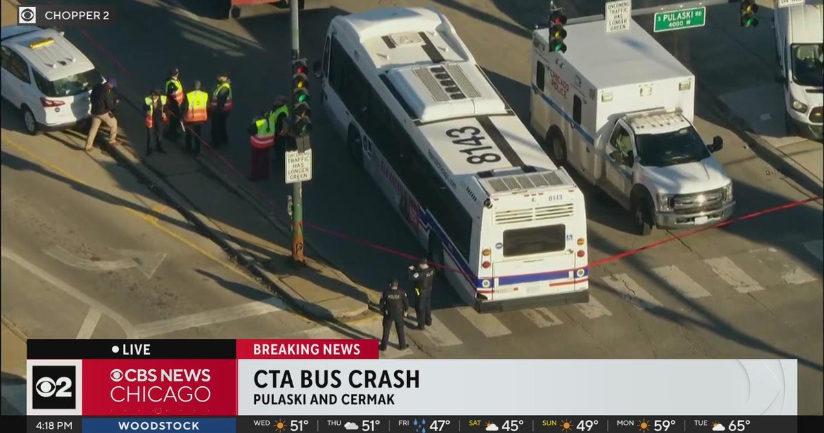 CTA bus hits pedestrian near Pulaski & Cermak roads - CBS Chicago