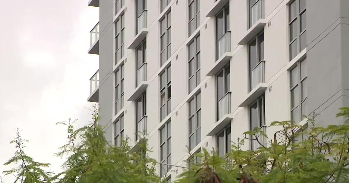 Little Havana apartment setting up residents say composition unsafe