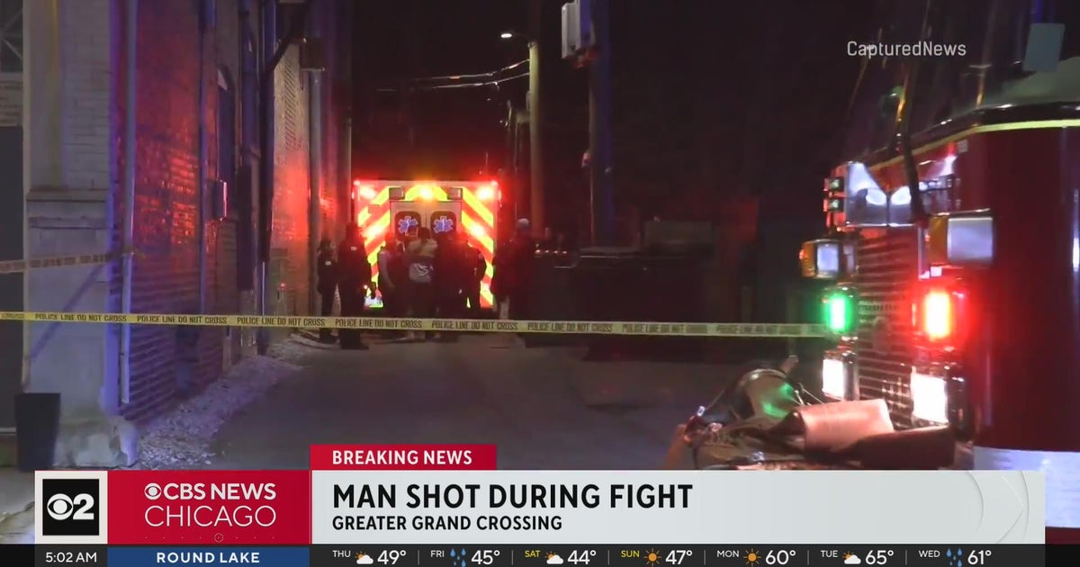 Man seriously injured in shooting during fight on Chicago's South Side ...