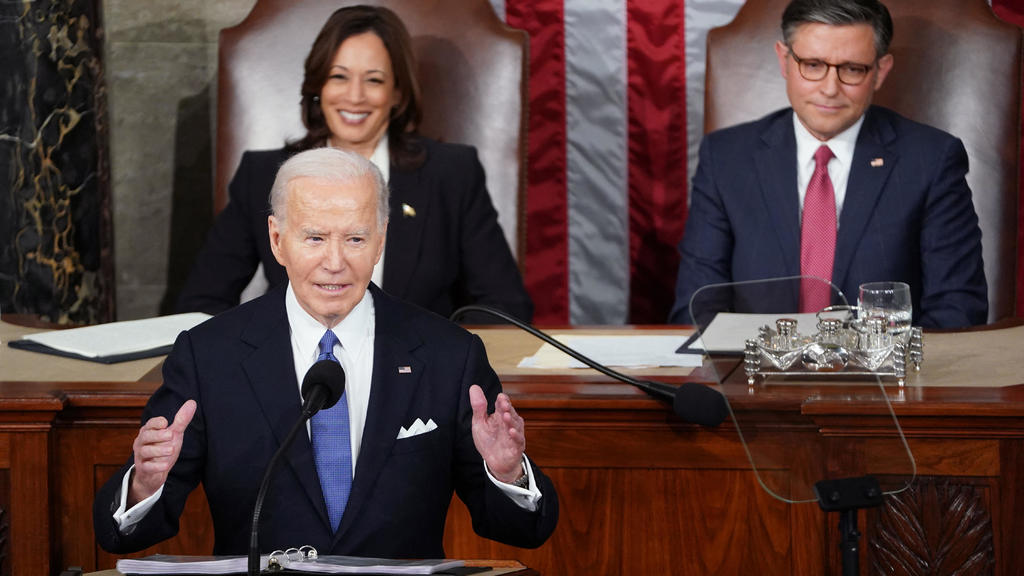 In defiant 2024 State of the Union, Biden fires opening salvo in
likely rematch with Trump