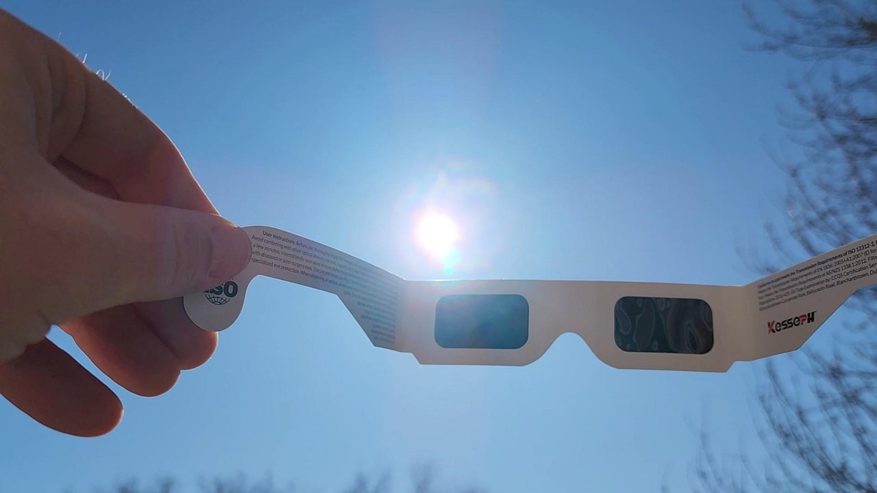 Hey Ray: How to make solar eclipse pinhole viewers