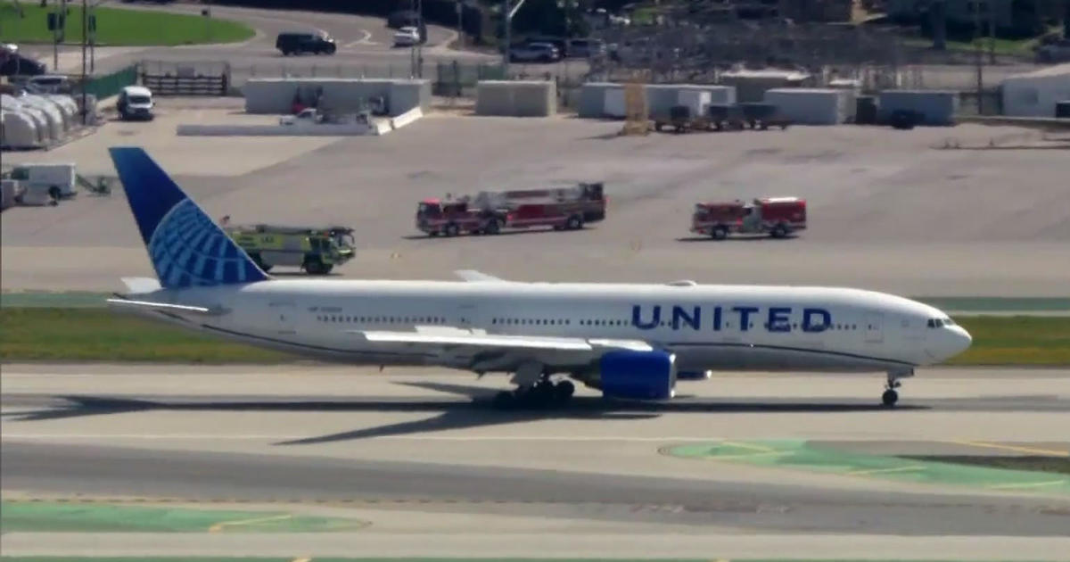 United Airlines flight returned to O Hare due to maintenance issue