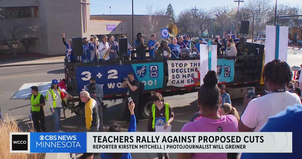 Minneapolis teachers rally outside school board meeting
