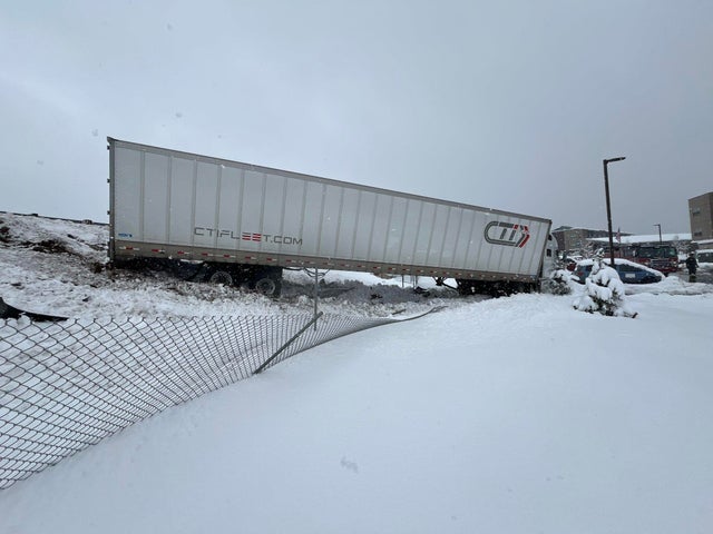 470-i-25-truck-slides-off-1-dougco-so-tweet.jpg