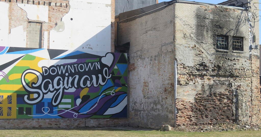 Biden heads to Michigan's top bellwether county of Saginaw - CBS Detroit