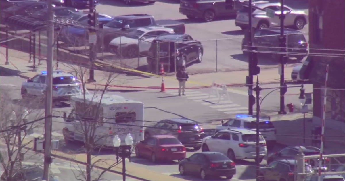 Man killed in South Side Chicago shooting in broad daylight - CBS Chicago