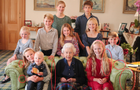 queen-elizabeth-ii-and-grandchildren-greatgrandchildren.jpg 