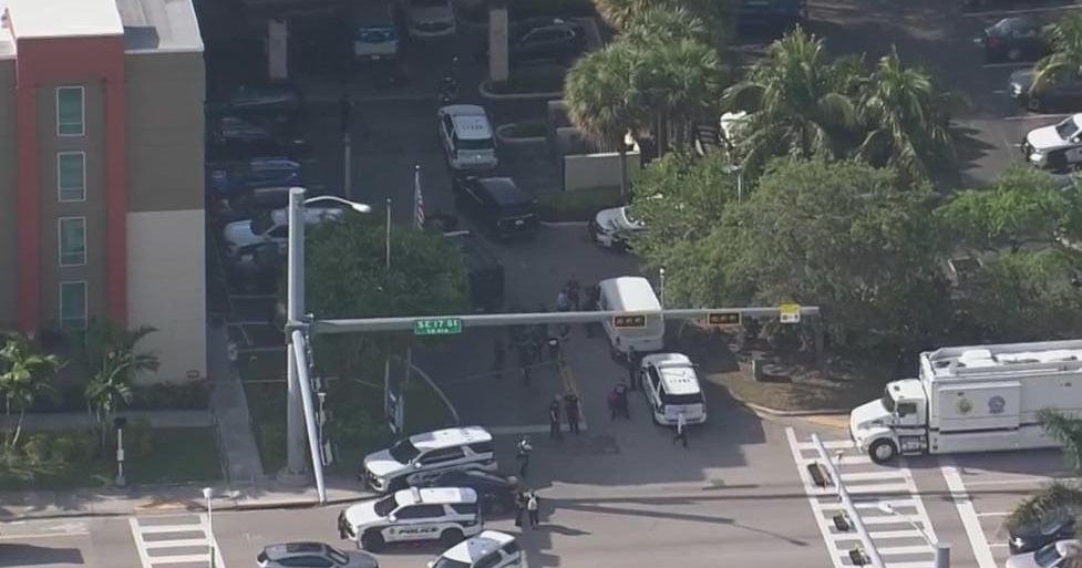 Law enforcement officer shot in Fort Lauderdale in close proximity to 17th Street Causeway Law enforcement officer shot in Fort Lauderdale in close proximity to 17th Street Causeway