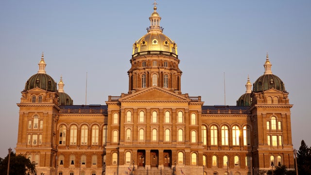 USA, Iowa, Des Moines, State Capitol Building in Des Moines