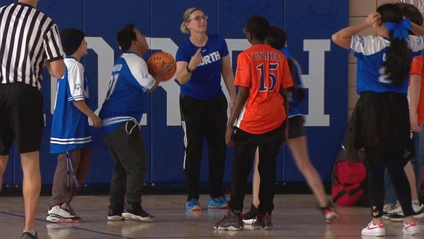 APS students play unified basketball