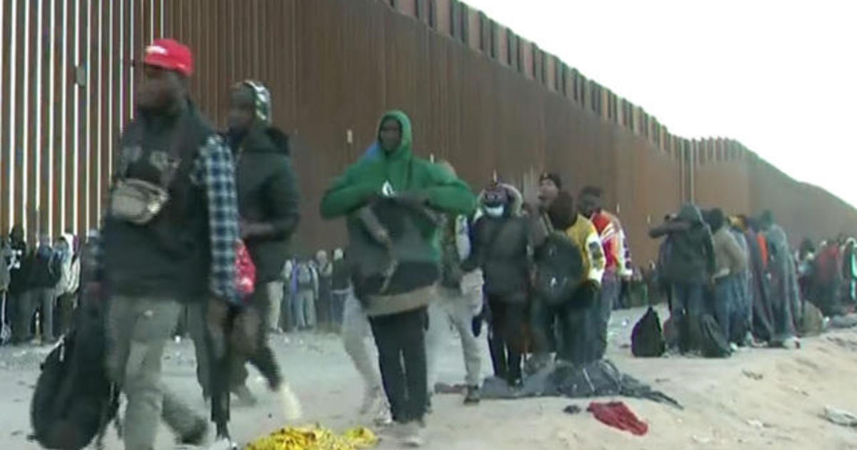 Migrants using deadly Arizona border crossing amid Texas crackdown