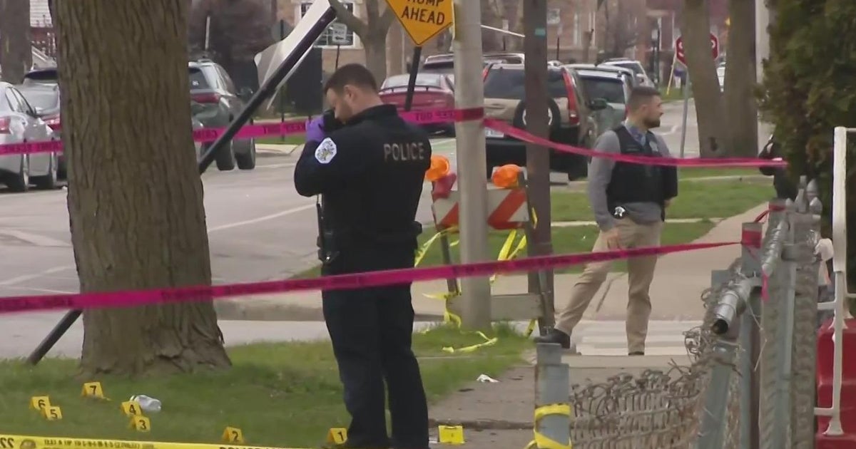 4 shot, 1 fatally, in Austin - CBS Chicago