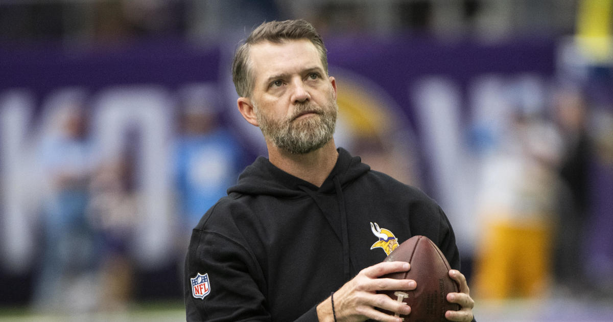 Minnesota Vikings reportedly suspend OC Wes Phillips after traffic  misdemeanor - CBS Minnesota