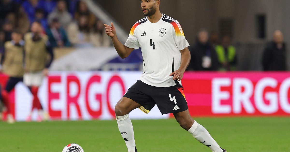 Almanya futbol takımı formaları Nazi logosu benzerliklerine göre yeniden tasarlanacak