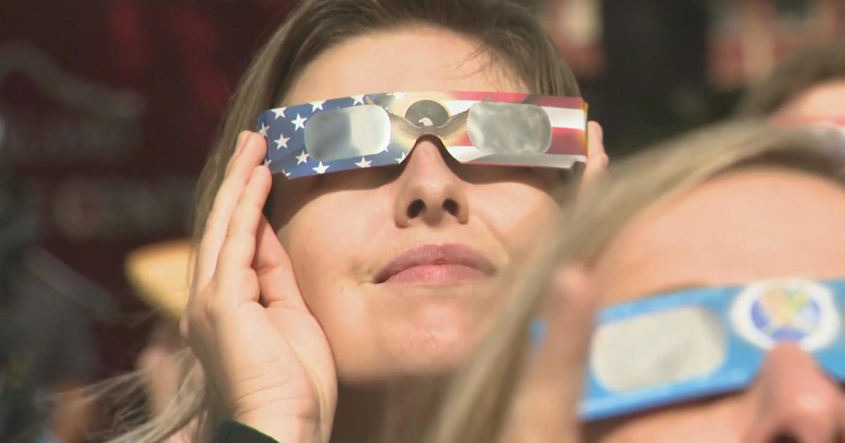 Безпека затемнення підкреслюється, оскільки спеціальні окуляри закінчуються, лікарі закликають бути обережними