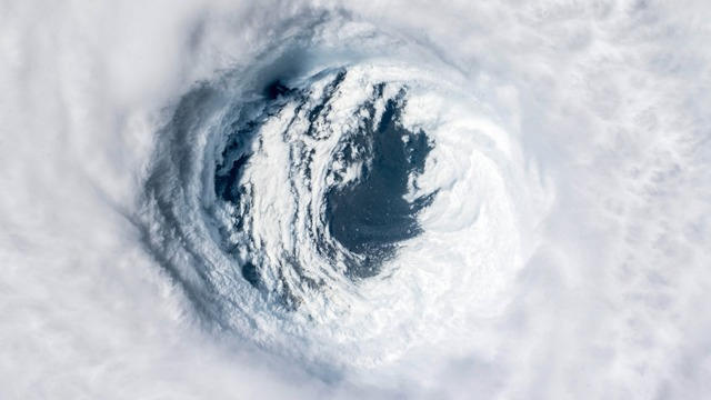 cbsn-fusion-why-forecasters-predicting-extremely-active-hurricane-season-thumbnail-2812861-640x360.jpg 