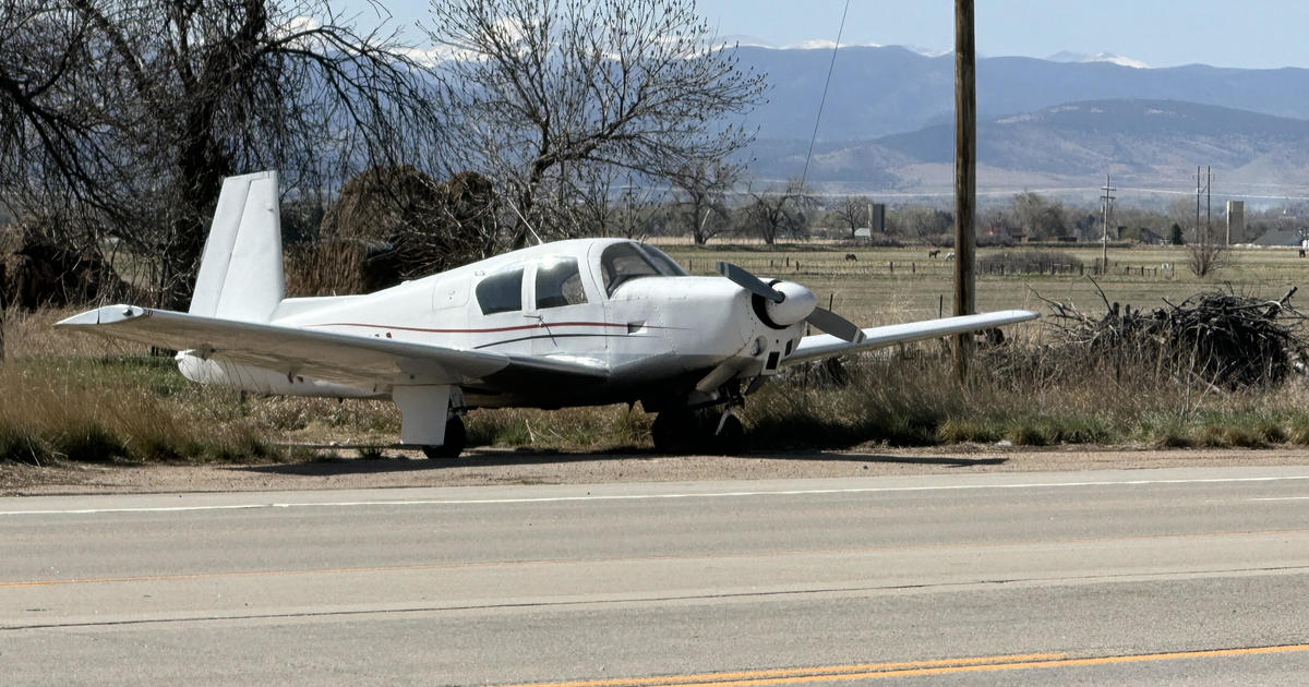 Single engine plane makes emergency landing on Colorado highway in Boulder County