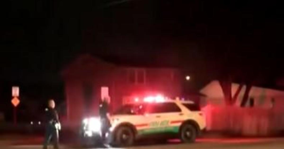 2 agenti, sospettati uccisi in una sparatoria nella periferia di Syracuse, New York, dicono i funzionari