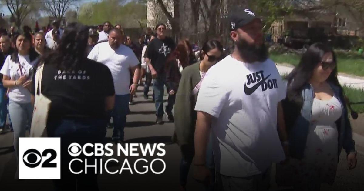 Group marches for peace after Chicago mass shooting killed 9-year-old ...