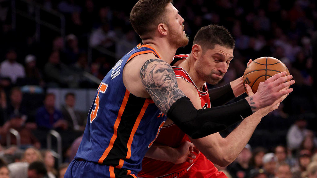Brunson carries Knicks into No. 2 seed in Eastern Conference, scores
40 points in OT win over Bulls