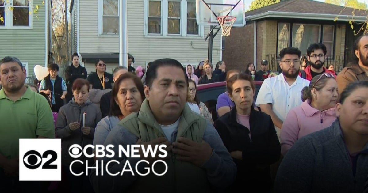 Vigil held for 9-year-old girl killed in Chicago mass shooting - CBS ...