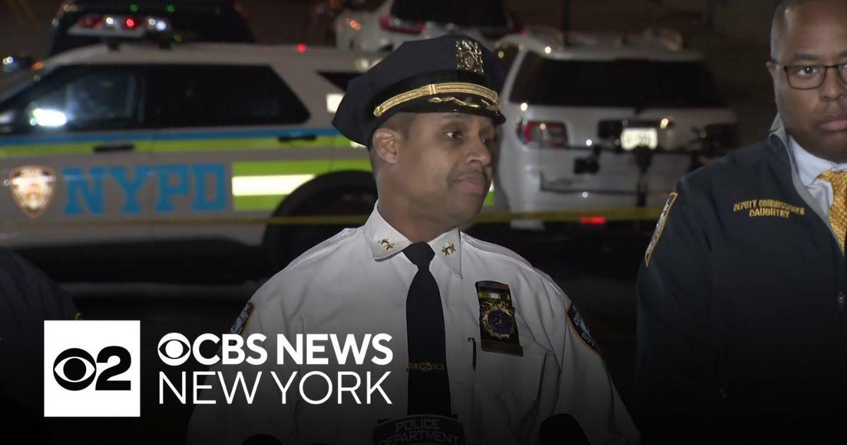 Watch: NYPD provides update on deadly Bronx shooting - CBS New York